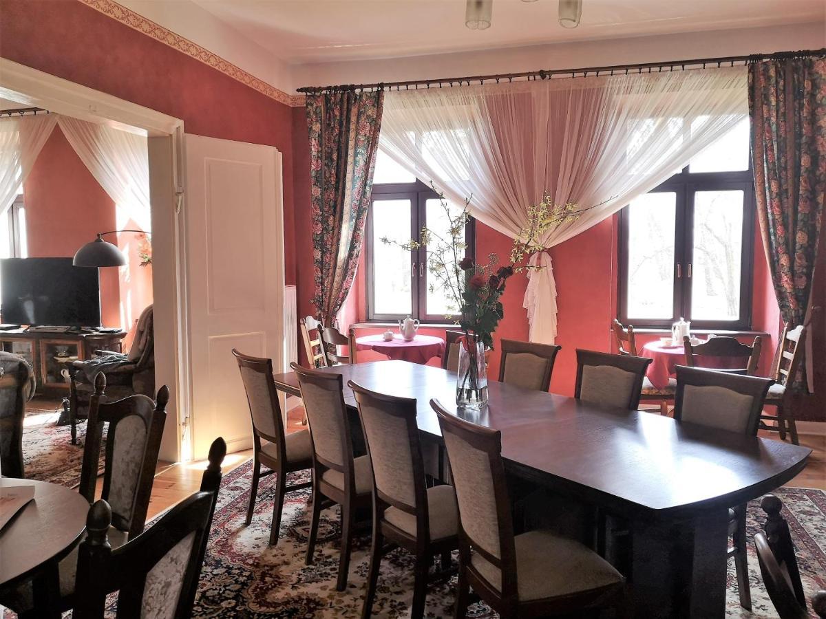 Folwark Gościno-Dwór Acomodação com café da manhã Exterior foto